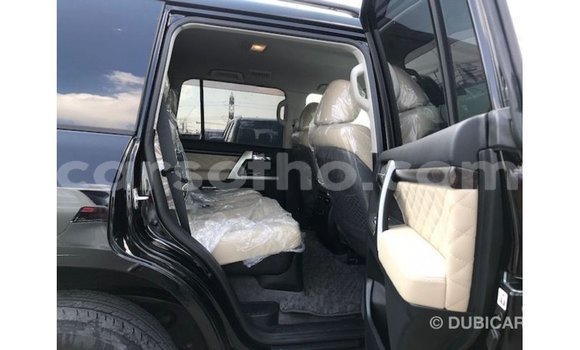 Sayi Imported Toyota Land Cruiser Black Mota in Import - Dubai a Maseru Sayi Imported Toyota Land Cruiser Black Mota in Import - Dubai a Maseru