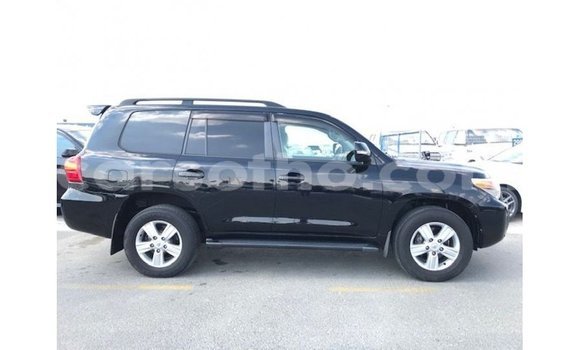Sayi Imported Toyota Land Cruiser Black Mota in Import - Dubai a Maseru Sayi Imported Toyota Land Cruiser Black Mota in Import - Dubai a Maseru
