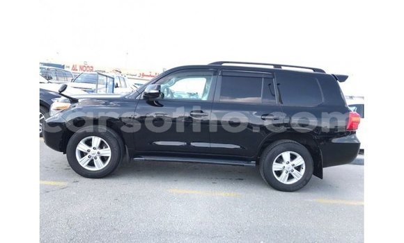 Sayi Imported Toyota Land Cruiser Black Mota in Import - Dubai a Maseru Sayi Imported Toyota Land Cruiser Black Mota in Import - Dubai a Maseru