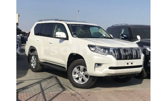 Acheter Import Voiture Toyota Prado Blanc à Import - Dubai, Maseru Acheter Import Voiture Toyota Prado Blanc à Import - Dubai, Maseru