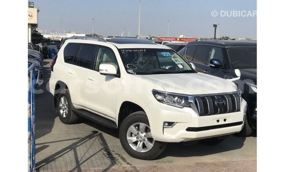 Acheter Import Voiture Toyota Prado Blanc à Import - Dubai, Maseru Acheter Import Voiture Toyota Prado Blanc à Import - Dubai, Maseru