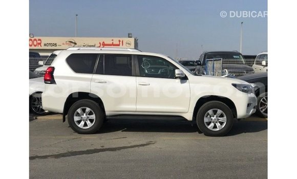 Acheter Import Voiture Toyota Prado Blanc à Import - Dubai, Maseru Acheter Import Voiture Toyota Prado Blanc à Import - Dubai, Maseru