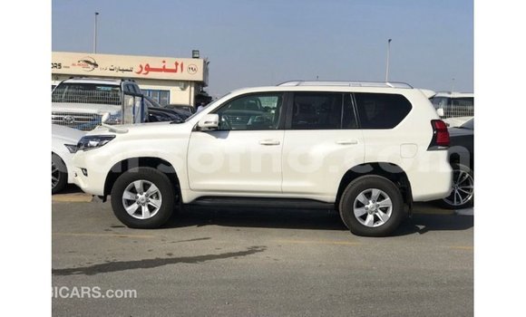 Acheter Import Voiture Toyota Prado Blanc à Import - Dubai, Maseru Acheter Import Voiture Toyota Prado Blanc à Import - Dubai, Maseru