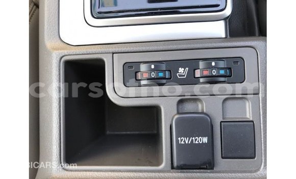 Acheter Import Voiture Toyota Prado Blanc à Import - Dubai, Maseru Acheter Import Voiture Toyota Prado Blanc à Import - Dubai, Maseru