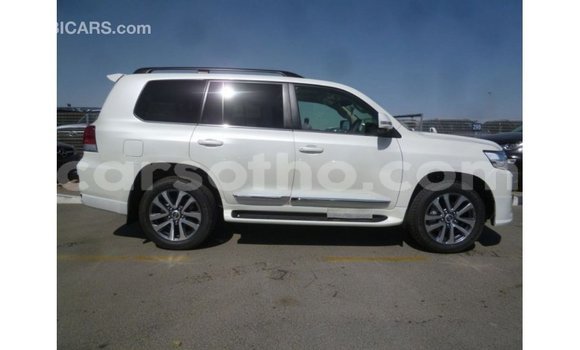 Acheter Import Voiture Toyota Land Cruiser Blanc à Import - Dubai, Maseru Acheter Import Voiture Toyota Land Cruiser Blanc à Import - Dubai, Maseru