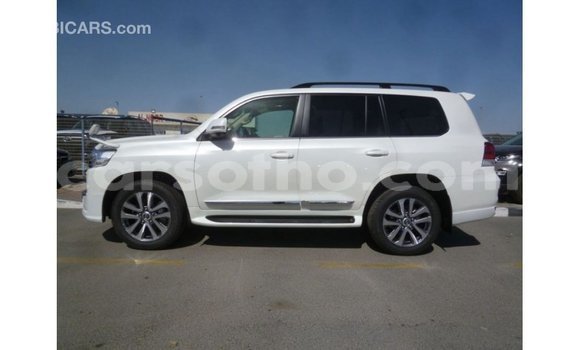 Acheter Import Voiture Toyota Land Cruiser Blanc à Import - Dubai, Maseru Acheter Import Voiture Toyota Land Cruiser Blanc à Import - Dubai, Maseru