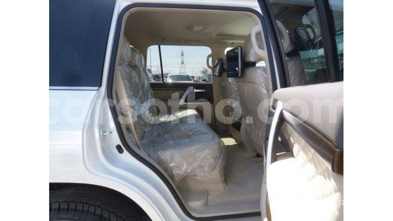 Big with watermark toyota land cruiser maseru import dubai 16380