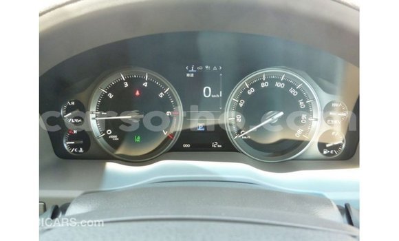 Acheter Import Voiture Toyota Land Cruiser Blanc à Import - Dubai, Maseru Acheter Import Voiture Toyota Land Cruiser Blanc à Import - Dubai, Maseru