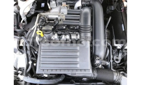 اشتري Imported Volkswagen Golf White سيارة في Import - Dubai في Maseru اشتري Imported Volkswagen Golf White سيارة في Import - Dubai في Maseru