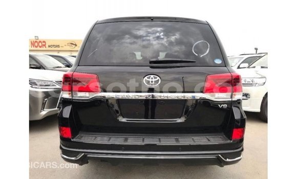 اشتري Imported Toyota Land Cruiser Black سيارة في Import - Dubai في Maseru اشتري Imported Toyota Land Cruiser Black سيارة في Import - Dubai في Maseru
