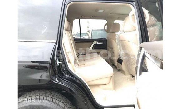 اشتري Imported Toyota Land Cruiser Black سيارة في Import - Dubai في Maseru اشتري Imported Toyota Land Cruiser Black سيارة في Import - Dubai في Maseru