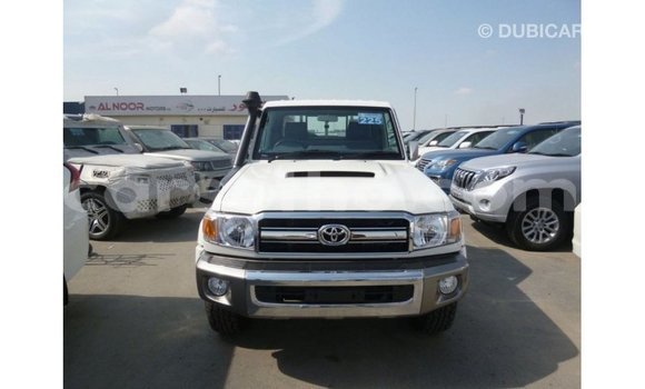 اشتري Imported Toyota Land Cruiser White سيارة في Import - Dubai في Maseru اشتري Imported Toyota Land Cruiser White سيارة في Import - Dubai في Maseru