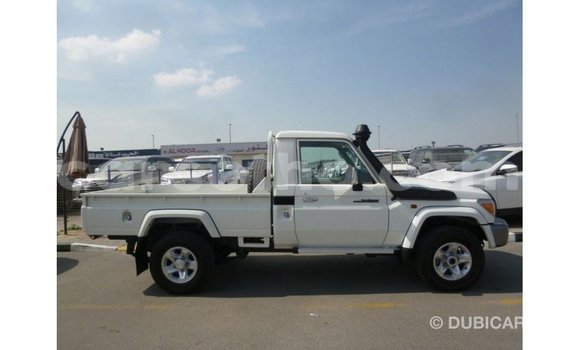 اشتري Imported Toyota Land Cruiser White سيارة في Import - Dubai في Maseru اشتري Imported Toyota Land Cruiser White سيارة في Import - Dubai في Maseru