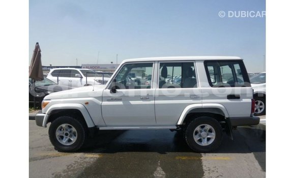 Buy Import Toyota Land Cruiser White Car in Import - Dubai in Maseru Buy Import Toyota Land Cruiser White Car in Import - Dubai in Maseru