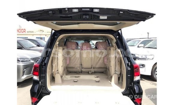 اشتري Imported Toyota Land Cruiser Black سيارة في Import - Dubai في Maseru اشتري Imported Toyota Land Cruiser Black سيارة في Import - Dubai في Maseru