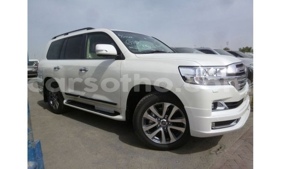 Buy Import Toyota Land Cruiser White Car in Import - Dubai in Maseru Buy Import Toyota Land Cruiser White Car in Import - Dubai in Maseru