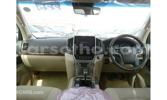 Buy Import Toyota Land Cruiser White Car in Import - Dubai in Maseru Buy Import Toyota Land Cruiser White Car in Import - Dubai in Maseru