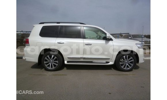 Buy Import Toyota Land Cruiser White Car in Import - Dubai in Maseru Buy Import Toyota Land Cruiser White Car in Import - Dubai in Maseru