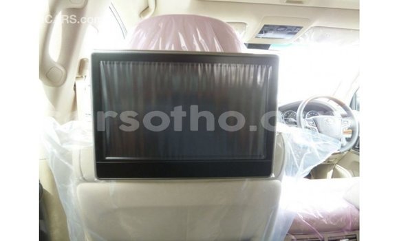 Buy Import Toyota Land Cruiser White Car in Import - Dubai in Maseru Buy Import Toyota Land Cruiser White Car in Import - Dubai in Maseru