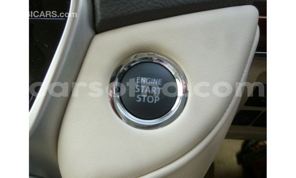 Buy Import Toyota Land Cruiser White Car in Import - Dubai in Maseru Buy Import Toyota Land Cruiser White Car in Import - Dubai in Maseru
