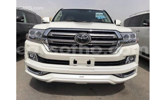 Buy Import Toyota Land Cruiser White Car in Import - Dubai in Maseru Buy Import Toyota Land Cruiser White Car in Import - Dubai in Maseru