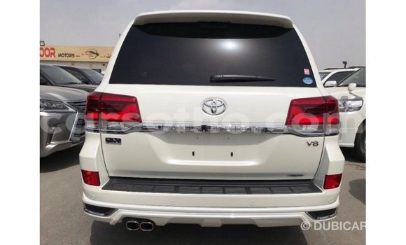 Buy Import Toyota Land Cruiser White Car in Import - Dubai in Maseru Buy Import Toyota Land Cruiser White Car in Import - Dubai in Maseru