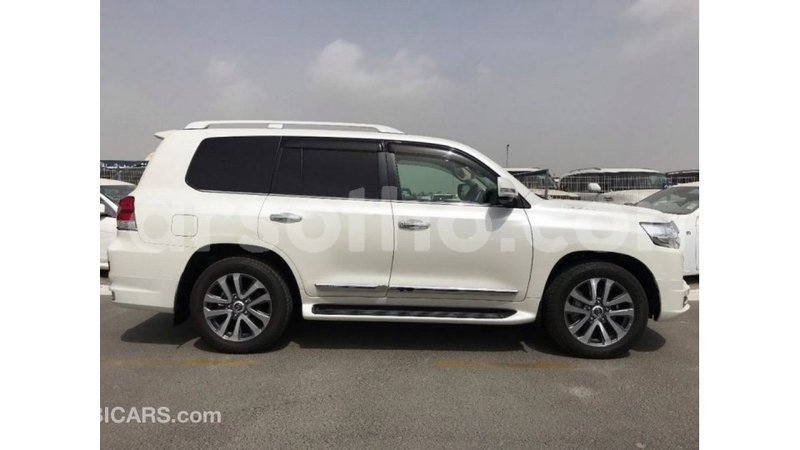 Big with watermark toyota land cruiser maseru import dubai 16400