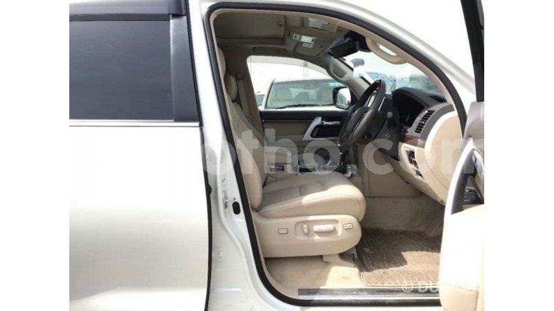 Big with watermark toyota land cruiser maseru import dubai 16400