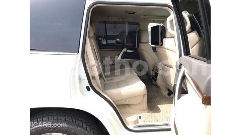 Big with watermark toyota land cruiser maseru import dubai 16400