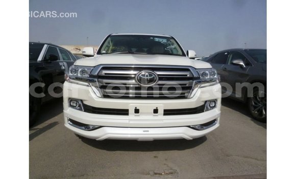 Acheter Import Voiture Toyota Land Cruiser Blanc à Import - Dubai, Maseru Acheter Import Voiture Toyota Land Cruiser Blanc à Import - Dubai, Maseru