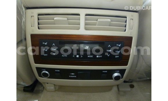 Acheter Import Voiture Toyota Land Cruiser Blanc à Import - Dubai, Maseru Acheter Import Voiture Toyota Land Cruiser Blanc à Import - Dubai, Maseru