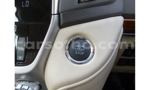 Acheter Import Voiture Toyota Land Cruiser Blanc à Import - Dubai, Maseru Acheter Import Voiture Toyota Land Cruiser Blanc à Import - Dubai, Maseru