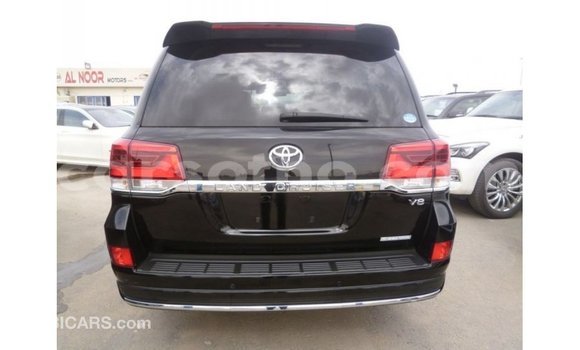 Acheter Import Voiture Toyota Land Cruiser Noir à Import - Dubai, Maseru Acheter Import Voiture Toyota Land Cruiser Noir à Import - Dubai, Maseru