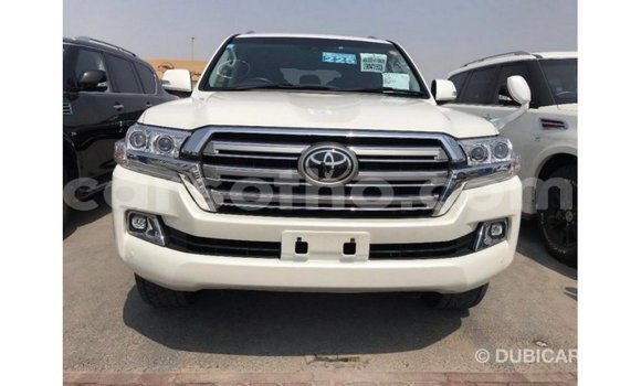 اشتري Imported Toyota Land Cruiser White سيارة في Import - Dubai في Maseru اشتري Imported Toyota Land Cruiser White سيارة في Import - Dubai في Maseru