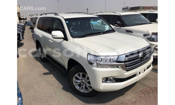 اشتري Imported Toyota Land Cruiser White سيارة في Import - Dubai في Maseru اشتري Imported Toyota Land Cruiser White سيارة في Import - Dubai في Maseru