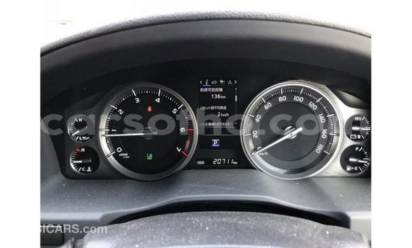 اشتري Imported Toyota Land Cruiser White سيارة في Import - Dubai في Maseru اشتري Imported Toyota Land Cruiser White سيارة في Import - Dubai في Maseru
