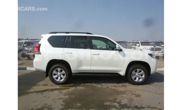 Sayi Imported Toyota Prado White Mota in Import - Dubai a Maseru Sayi Imported Toyota Prado White Mota in Import - Dubai a Maseru