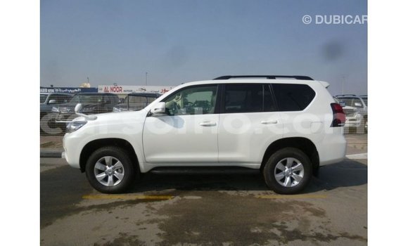 Sayi Imported Toyota Prado White Mota in Import - Dubai a Maseru Sayi Imported Toyota Prado White Mota in Import - Dubai a Maseru