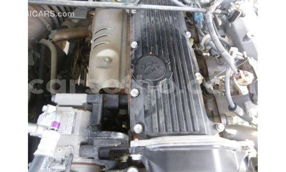 Sayi Imported Toyota Land Cruiser White Mota in Import - Dubai a Maseru Sayi Imported Toyota Land Cruiser White Mota in Import - Dubai a Maseru