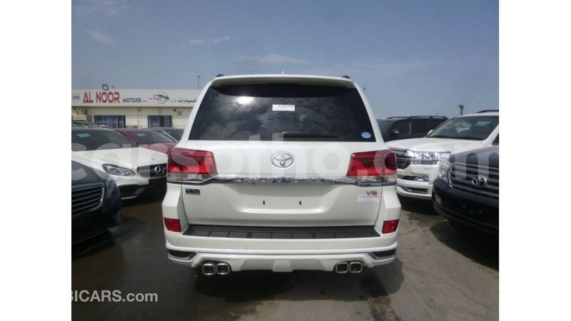 Big with watermark toyota land cruiser maseru import dubai 16418