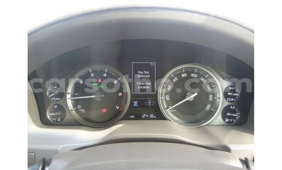اشتري Imported Toyota Land Cruiser White سيارة في Import - Dubai في Maseru اشتري Imported Toyota Land Cruiser White سيارة في Import - Dubai في Maseru