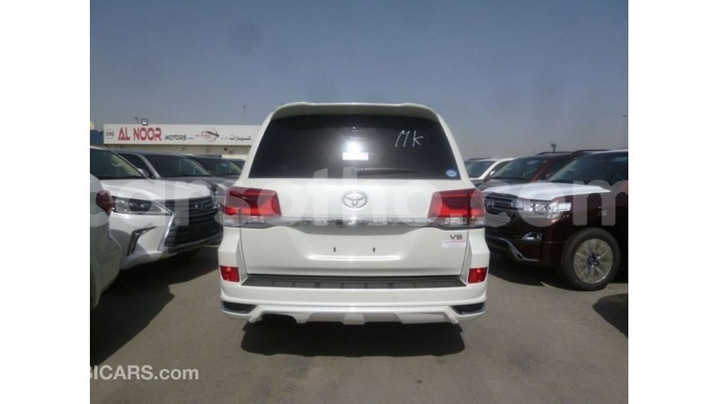 Big with watermark toyota land cruiser maseru import dubai 16421