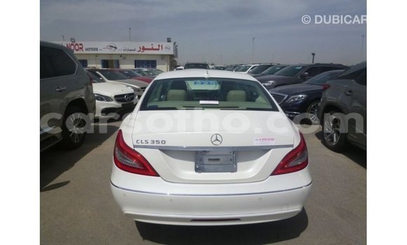 Sayi Imported Mercedes-Benz 190 White Mota in Import - Dubai a Maseru Sayi Imported Mercedes-Benz 190 White Mota in Import - Dubai a Maseru