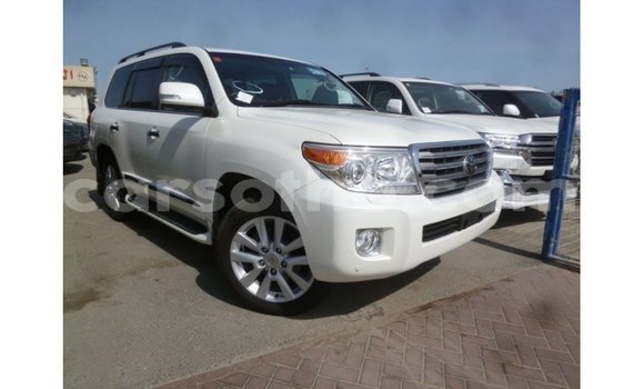 اشتري Imported Toyota Land Cruiser White سيارة في Import - Dubai في Maseru اشتري Imported Toyota Land Cruiser White سيارة في Import - Dubai في Maseru