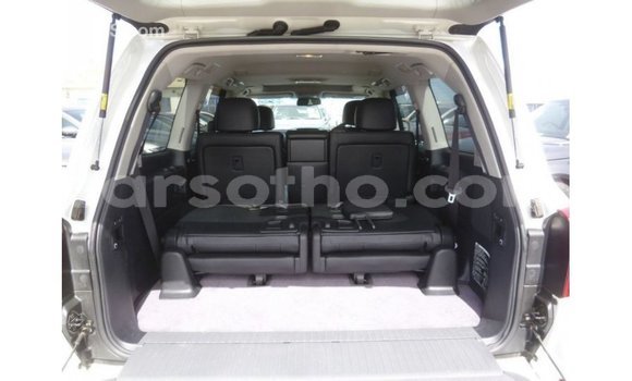 اشتري Imported Toyota Land Cruiser White سيارة في Import - Dubai في Maseru اشتري Imported Toyota Land Cruiser White سيارة في Import - Dubai في Maseru