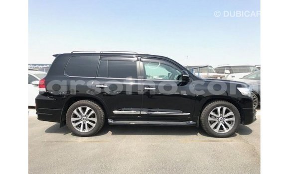Acheter Import Voiture Toyota Land Cruiser Noir à Import - Dubai, Maseru Acheter Import Voiture Toyota Land Cruiser Noir à Import - Dubai, Maseru
