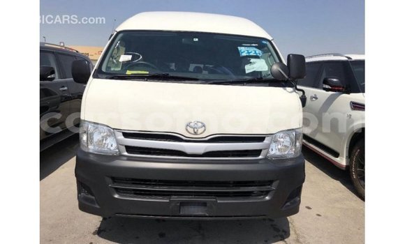 اشتري Imported Toyota Hiace White سيارة في Import - Dubai في Maseru اشتري Imported Toyota Hiace White سيارة في Import - Dubai في Maseru