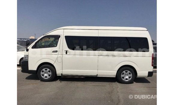 اشتري Imported Toyota Hiace White سيارة في Import - Dubai في Maseru اشتري Imported Toyota Hiace White سيارة في Import - Dubai في Maseru
