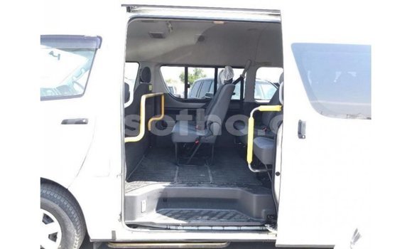 اشتري Imported Toyota Hiace White سيارة في Import - Dubai في Maseru اشتري Imported Toyota Hiace White سيارة في Import - Dubai في Maseru