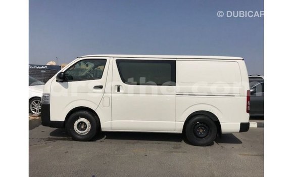 Acheter Import Voiture Toyota Hiace Blanc à Import - Dubai, Maseru Acheter Import Voiture Toyota Hiace Blanc à Import - Dubai, Maseru